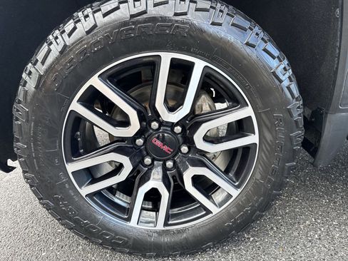 Used 2021 GMC Sierra 1500 AT4 w/ AT4 Preferred Package image 10