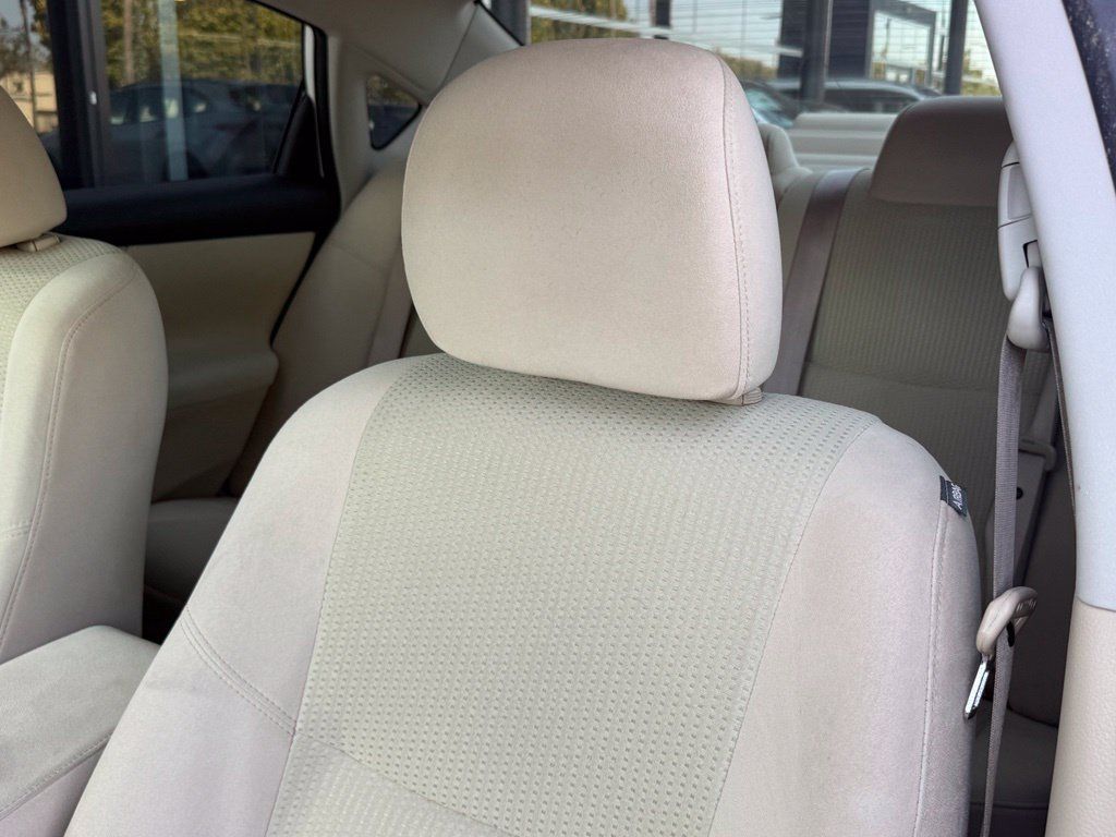 Used 2014 Nissan Altima 2.5 SV FWD image 2