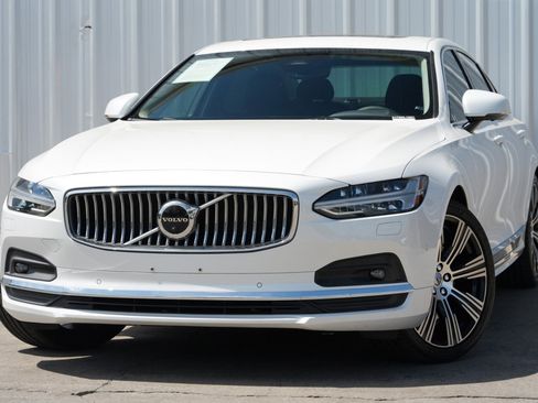 Used 2023 Volvo S90 B6 Plus w/ Protection Package Premier image 3