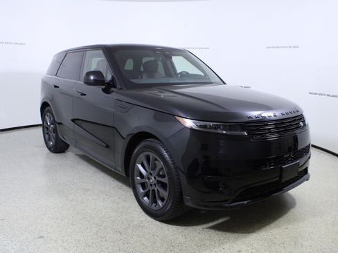Used 2024 Land Rover Range Rover Sport Dynamic SE AWD/4WD image 3