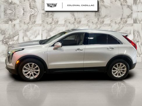 Used 2022 Cadillac XT4 Luxury image 2