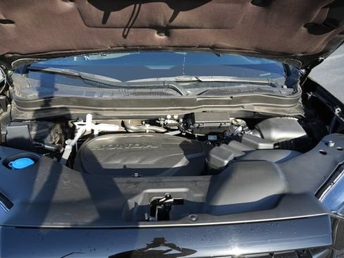 Used 2025 Honda Ridgeline Sport image 13