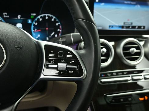 Used 2020 Mercedes-Benz GLC 300 4MATIC image 17