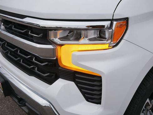 Used 2023 Chevrolet Silverado 1500 LT image 15