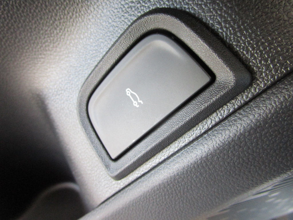 New 2027 GMC Terrain Elevation w/ Elevation Premium Package FWD image 30