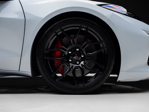 Used 2024 Chevrolet Corvette Z06 RWD image 41