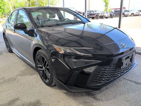 Used 2025 Toyota Camry XSE image 2