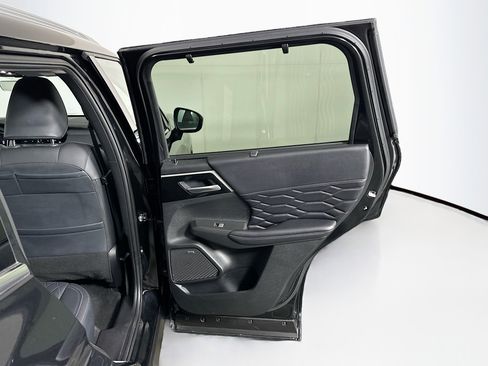 Used 2025 Mitsubishi Outlander SEL FWD image 33