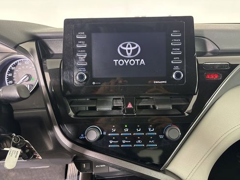 Used 2021 Toyota Camry LE image 16