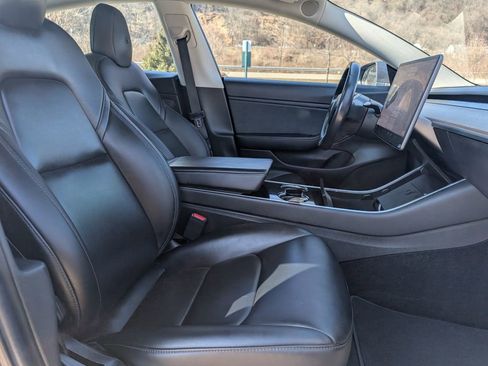 Used 2019 Tesla Model 3 Long Range image 13