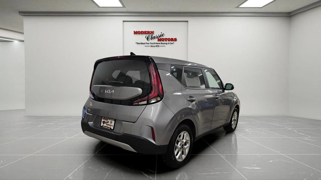 Used 2023 Kia Soul LX w/ Option Group 015 FWD image 6