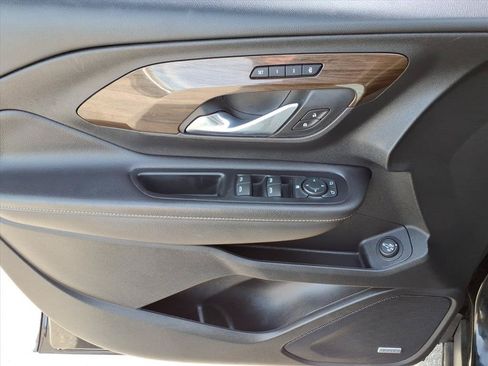 Used 2020 GMC Terrain Denali w/ Denali Premium Package FWD image 15