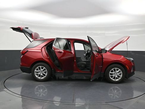 Used 2024 Chevrolet Equinox LT FWD image 28