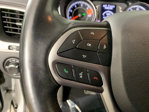 Used 2020 Jeep Cherokee Latitude w/ Cold Weather Group AWD/4WD image 19