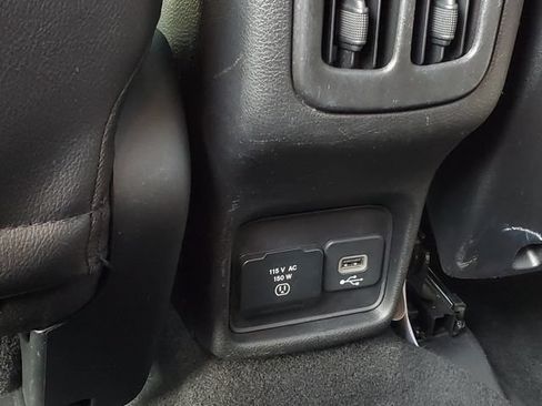 Used 2017 Jeep Compass Latitude w/ Popular Equipment Group AWD/4WD image 29