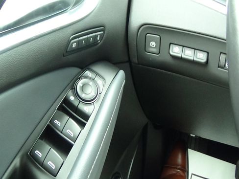 Used 2024 Buick Enclave Premium FWD image 23