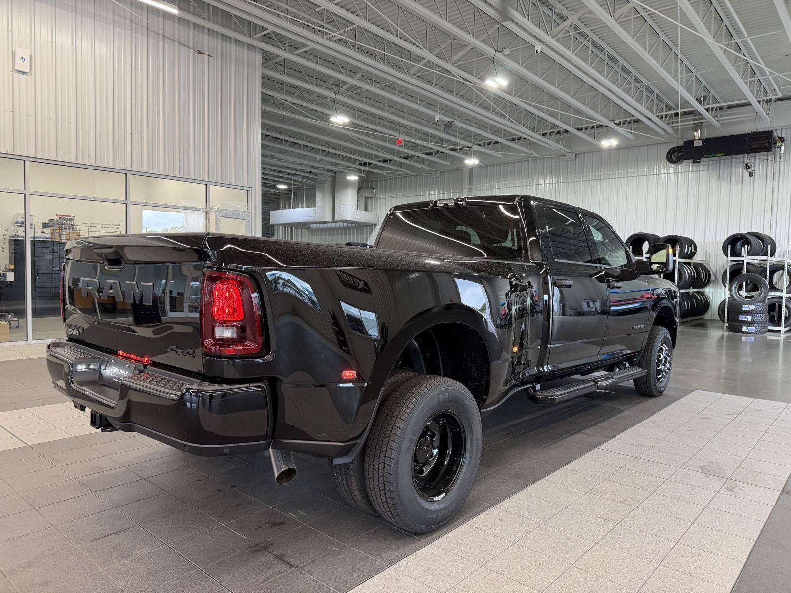 New 2027 RAM 3500 Big Horn AWD/4WD image 6
