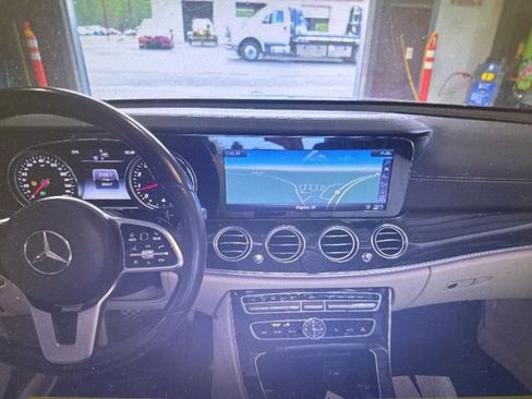 Used 2019 Mercedes-Benz E 300 w/ Premium 1 Package image 6