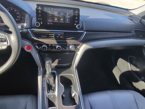 Used 2018 Honda Accord EX image 21