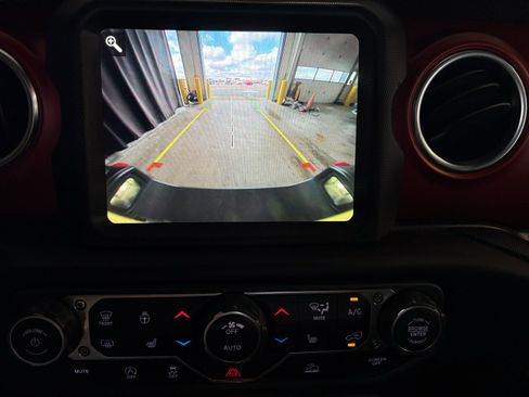 Used 2023 Jeep Gladiator Rubicon w/ LED Lighting Group image 17