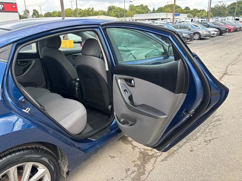 Used 2016 Hyundai Elantra SE w/ Option Group 02 image 11