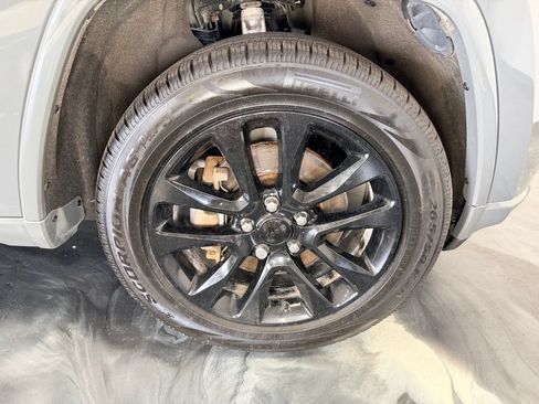 Used 2022 Jeep Grand Cherokee Altitude AWD/4WD image 24