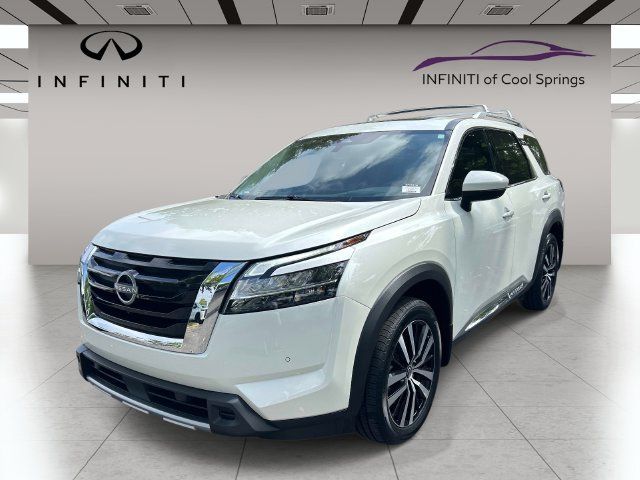 Used 2024 Nissan Pathfinder Platinum w/ Cargo Package AWD/4WD image 3