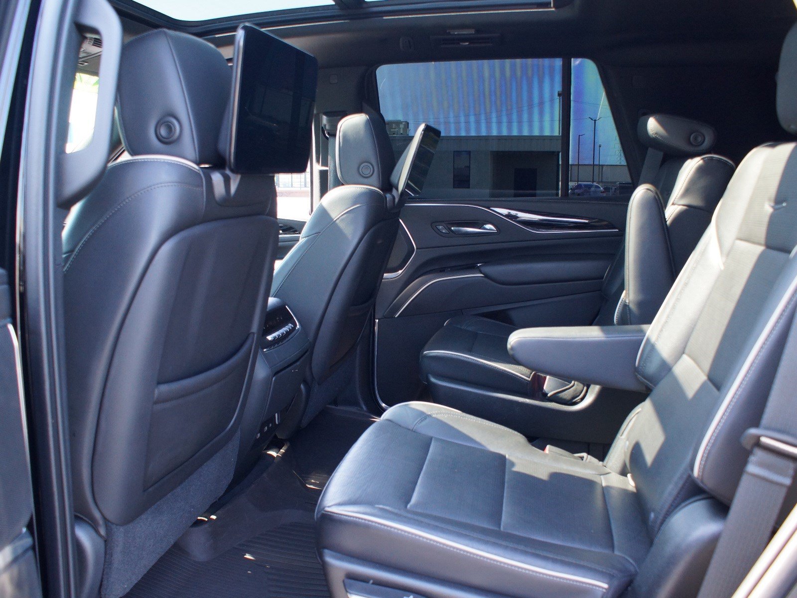 Used 2021 Cadillac Escalade Sport AWD/4WD image 17
