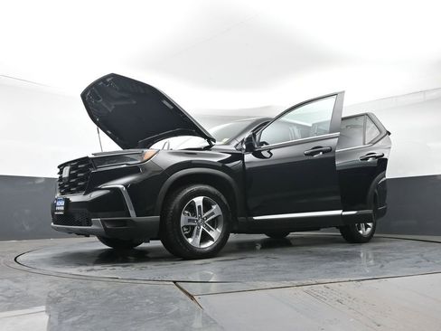 Certified 2025 Honda Pilot EX-L image 45