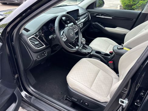 Used 2021 Kia Seltos EX AWD/4WD image 25