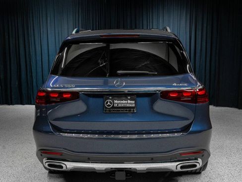 New 2026 Mercedes-Benz GLS 580 4MATIC image 9