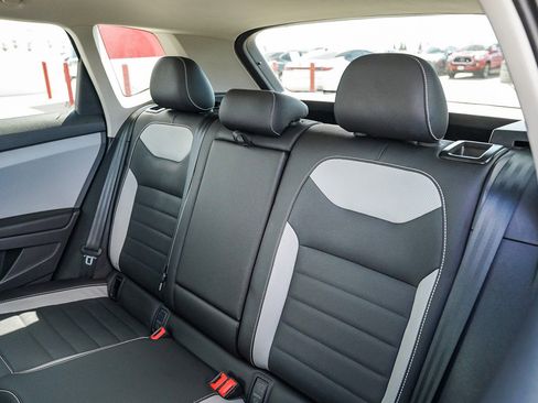 Used 2023 Volkswagen Taos SEL image 19