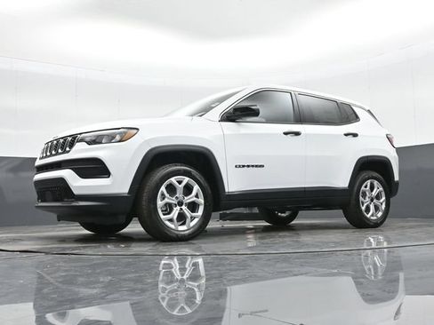Used 2025 Jeep Compass Sport AWD/4WD image 43
