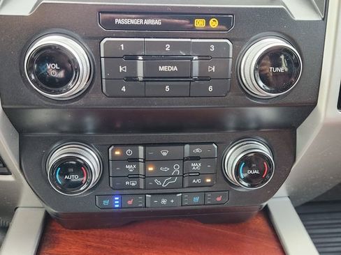 Used 2019 Ford F350 King Ranch w/ King Ranch Ultimate Package AWD/4WD image 22