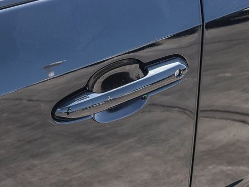 Used 2019 Toyota RAV4 XLE w/ Convenience Package image 9