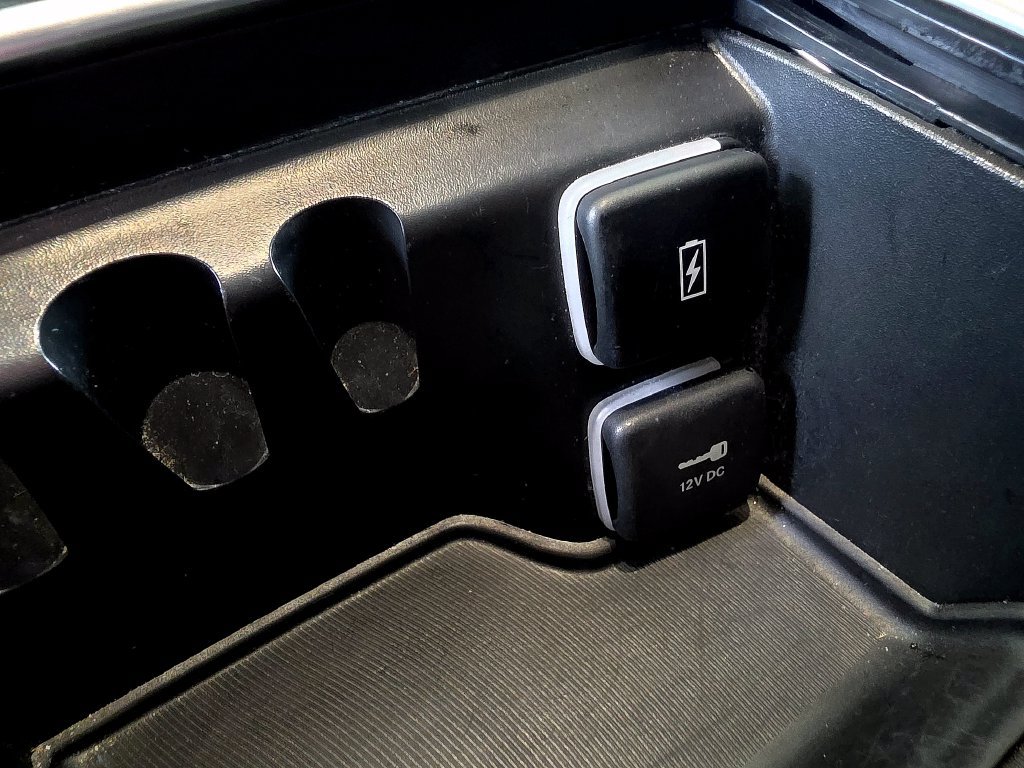 Used 2023 Chrysler Pacifica Limited FWD image 48