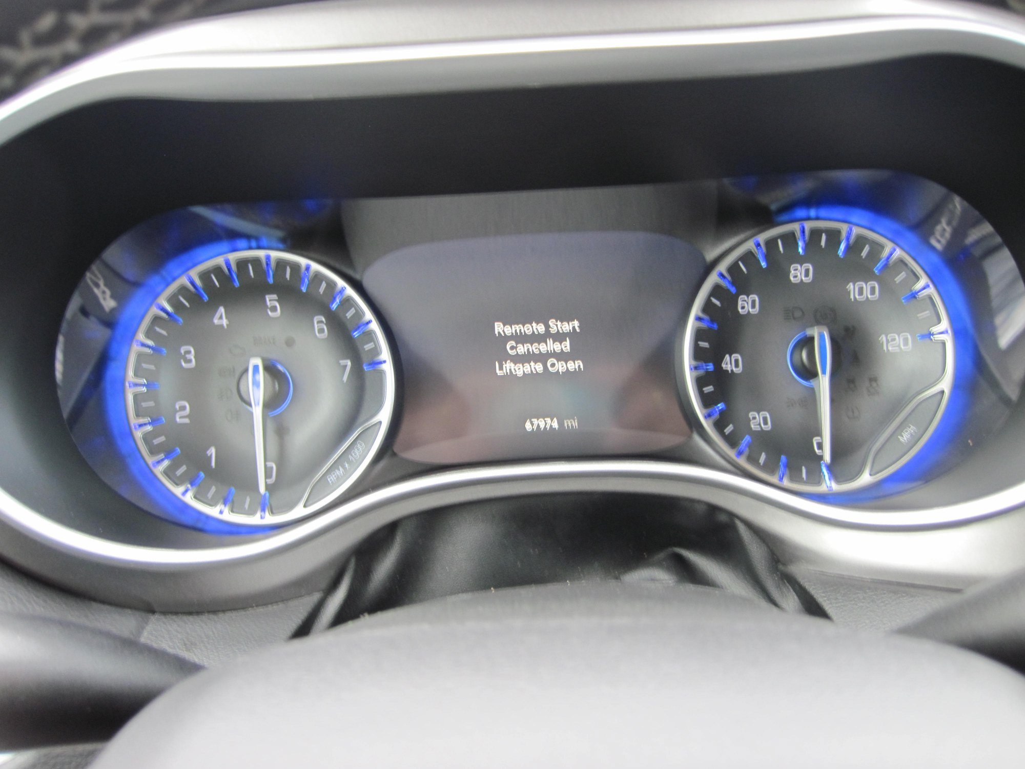 Used 2024 Chrysler Pacifica Touring-L FWD image 14