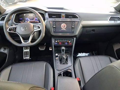 Used 2024 Volkswagen Tiguan SE R-Line FWD image 9