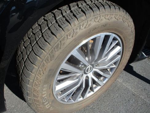 Used 2022 Nissan Armada SL image 20