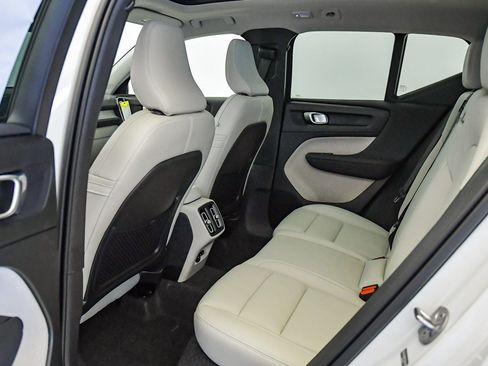 Certified 2026 Volvo XC40 B5 Plus w/ Protection Package Premier AWD/4WD image 21