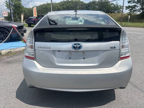Used 2011 Toyota Prius Three w/ Solar Roof Pkg FWD image 8