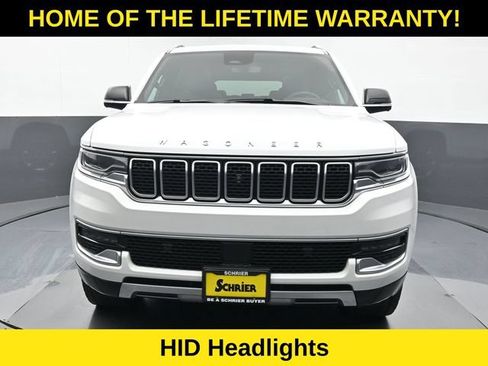 Used 2023 Jeep Wagoneer L Series III w/ Premium Group I AWD/4WD image 9
