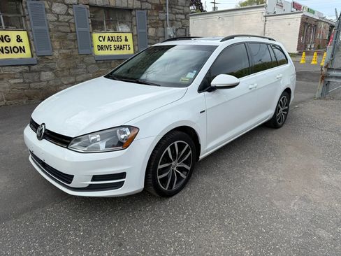 Used 2016 Volkswagen Golf Limited Edition FWD image 2