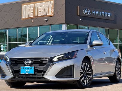 Used 2023 Nissan Altima 2.5 SV