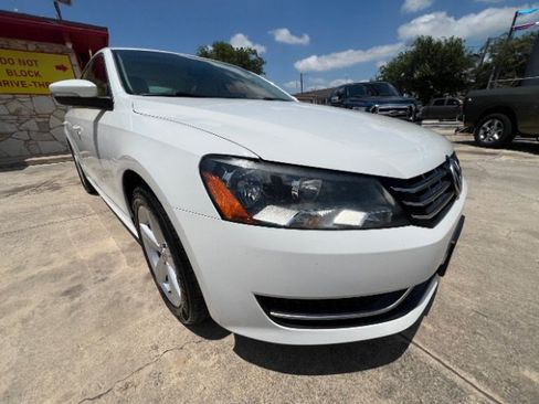 Used 2013 Volkswagen Passat TDI SE FWD image 3
