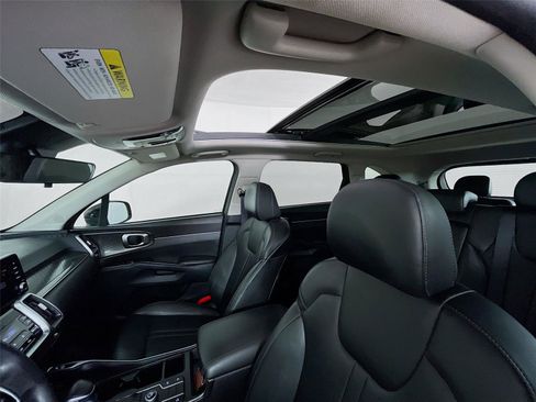 Certified 2023 Kia Sorento S w/ Panoramic Sunroof Package image 13
