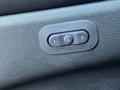 Used 2017 Jeep Grand Cherokee Overland image 39