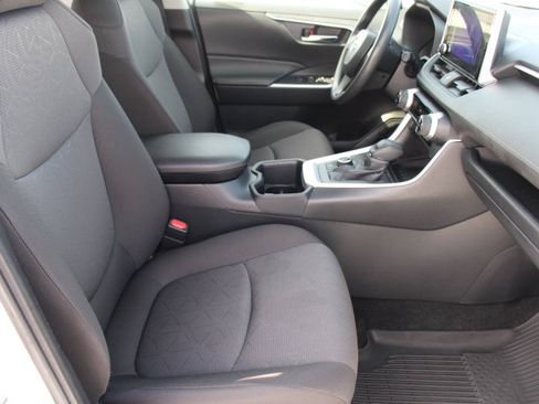 Certified 2025 Toyota RAV4 XLE image 21