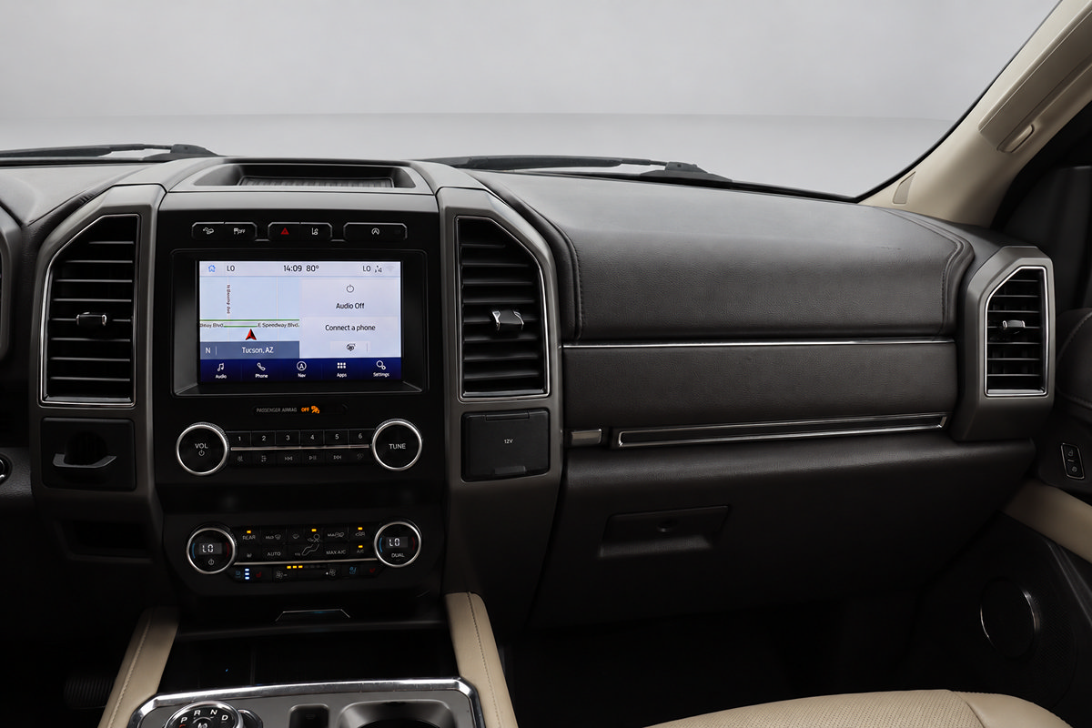Used 2020 Ford Expedition XLT w/ Equipment Group 202A AWD/4WD image 34