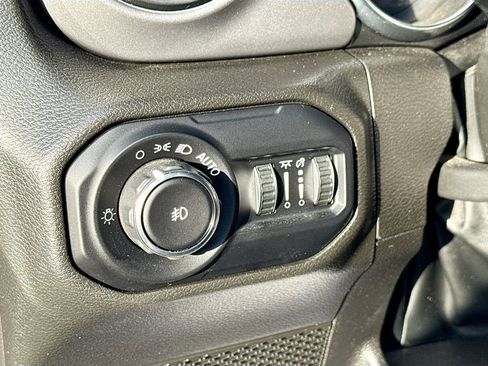 Used 2022 Jeep Wrangler Unlimited Sport AWD/4WD image 11